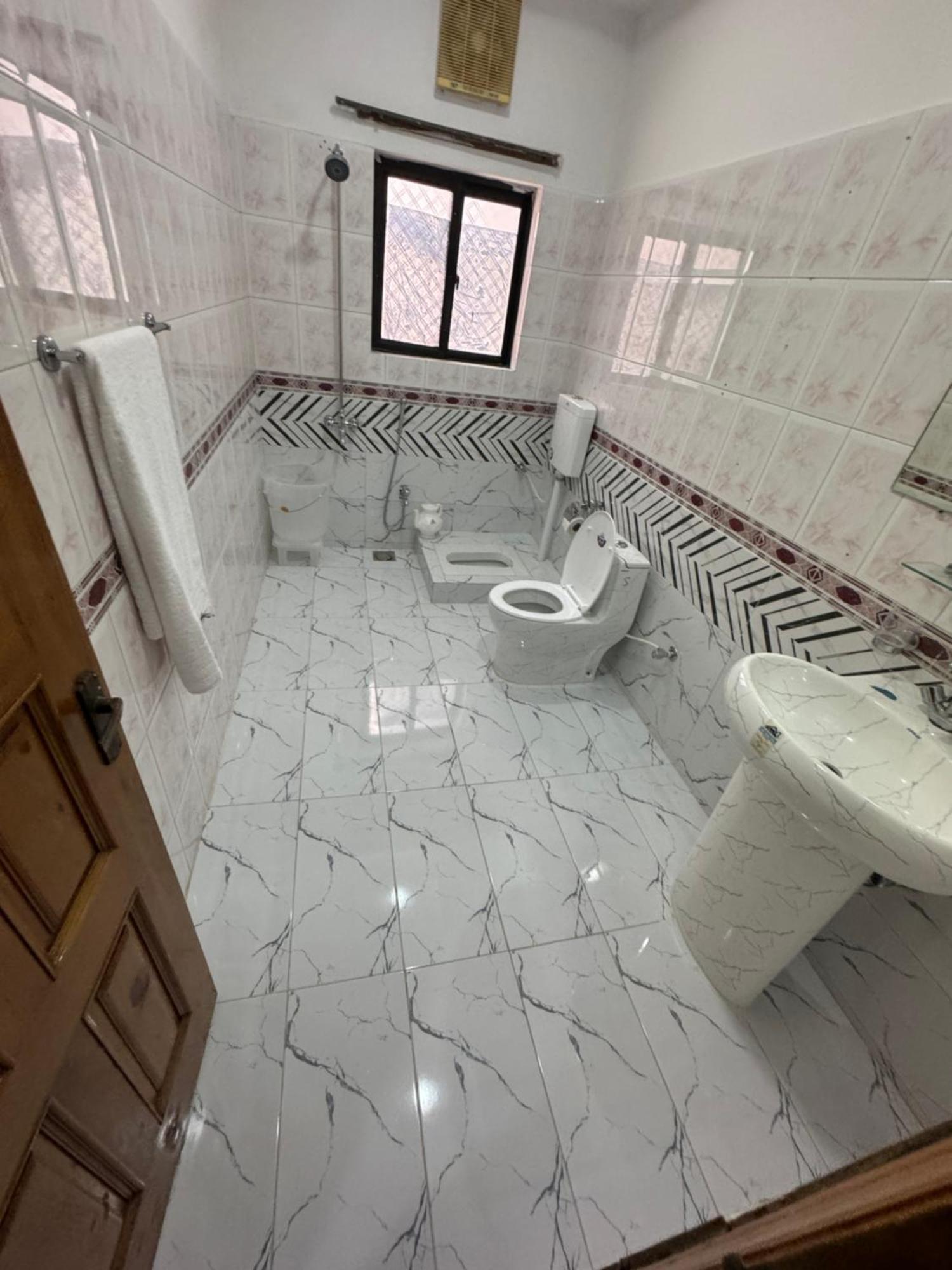 Royal Executive Inn Guest House Islamabad Ngoại thất bức ảnh